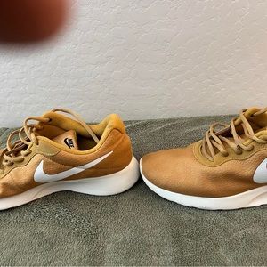 Nike men’s casual sneaker